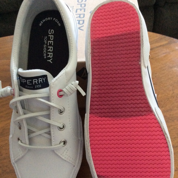 Youth size 4 sperry boat tennis shoes - Picture 1 of 3
